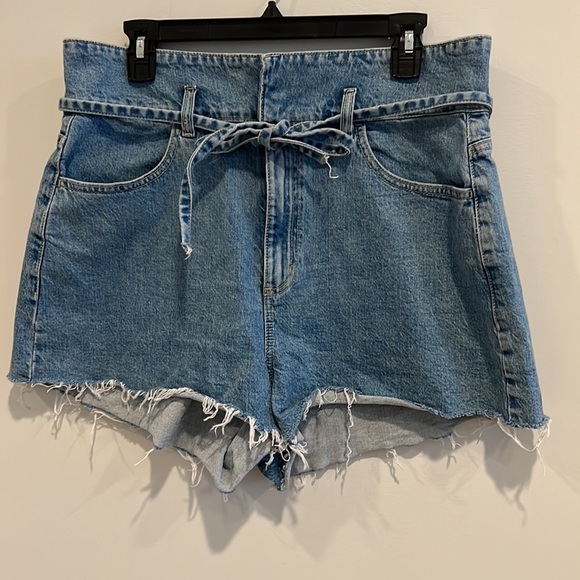 Garage High Waist Paperbag Tie Waist Raw Hem Jean Short  Women’s 31 - Picture 2 of 8